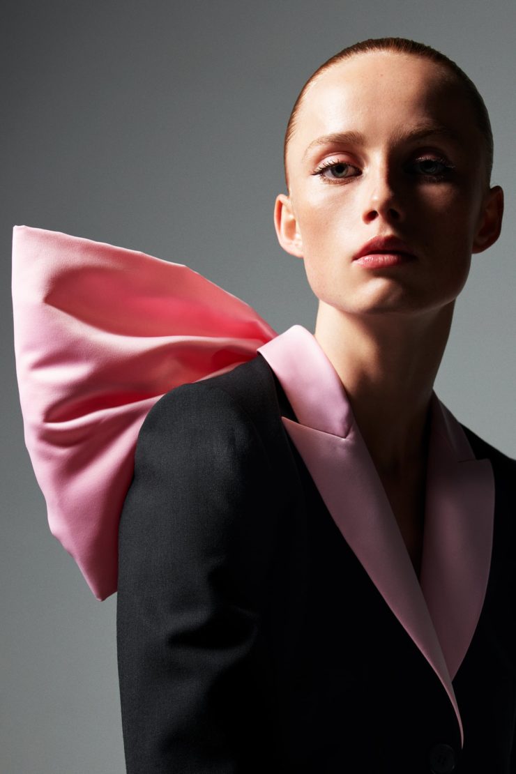 Zara Has the Coolest Low-Cost Version of Miley Cyrus’ Tom Ford Blazer