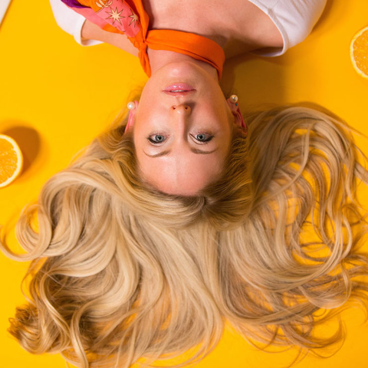 Why You Should be Using Your Boyfriend’s T-shirt to Dry Your Hair