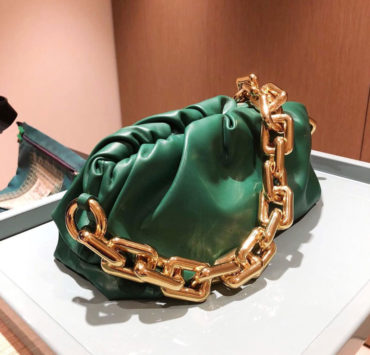Dropping Tomorrow: Bottega Veneta’s Chain Pouch (PLUS We Found a Dupe Already!) Dropping Tomorrow: Bottega Veneta’s Chain Pouch (PLUS We Found a Dupe Already!)