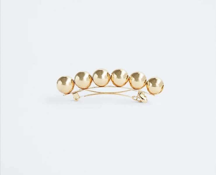 10 Gold Jewelry Pieces That Match Every Outfit