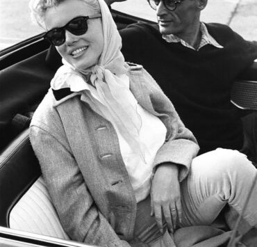 Headscarves Done Right: Making Old Hollywood New Again Headscarves Done Right: Making Old Hollywood New Again