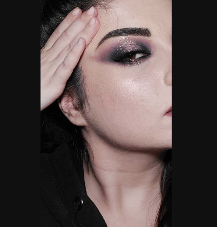 #GRWM: Pink Glitter Halo Smokey Eye