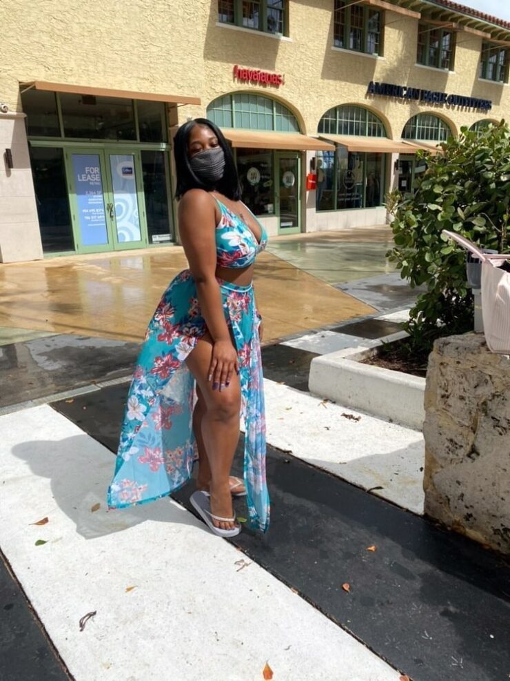 The summer will receive whatever body I give it✨ #OOTD