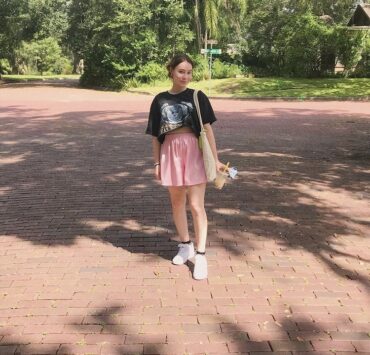 Supporting My Friend in My BBR Cropped Tee #OOTD Supporting My Friend in My BBR Cropped Tee #OOTD