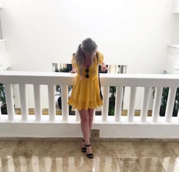 Minimalism ft. Yellow #OOTD Minimalism ft. Yellow #OOTD
