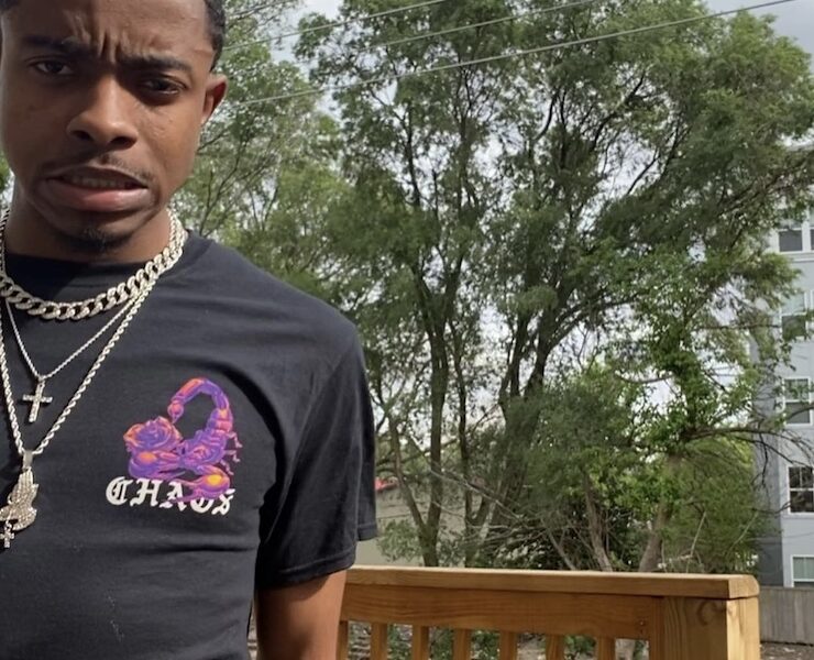 How to Style Graphic Tees
