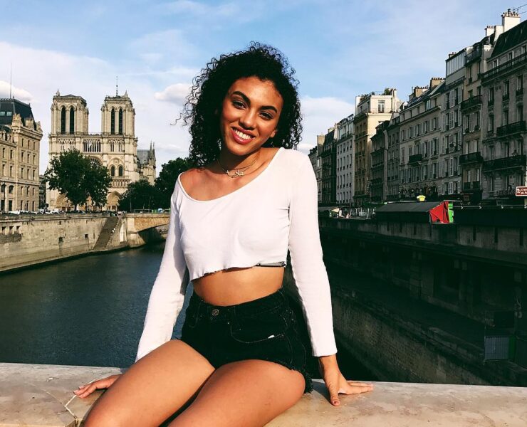 Cropped Top Outfit