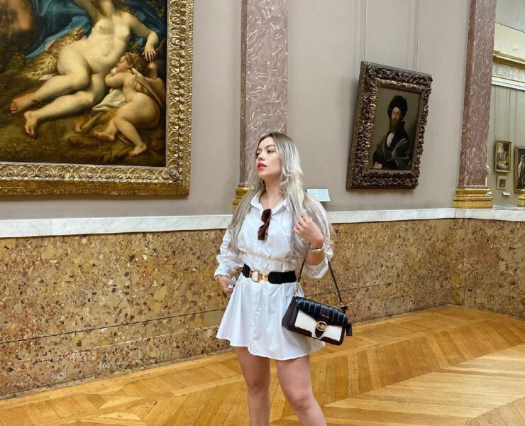 Here a Perfect Museum Outfit