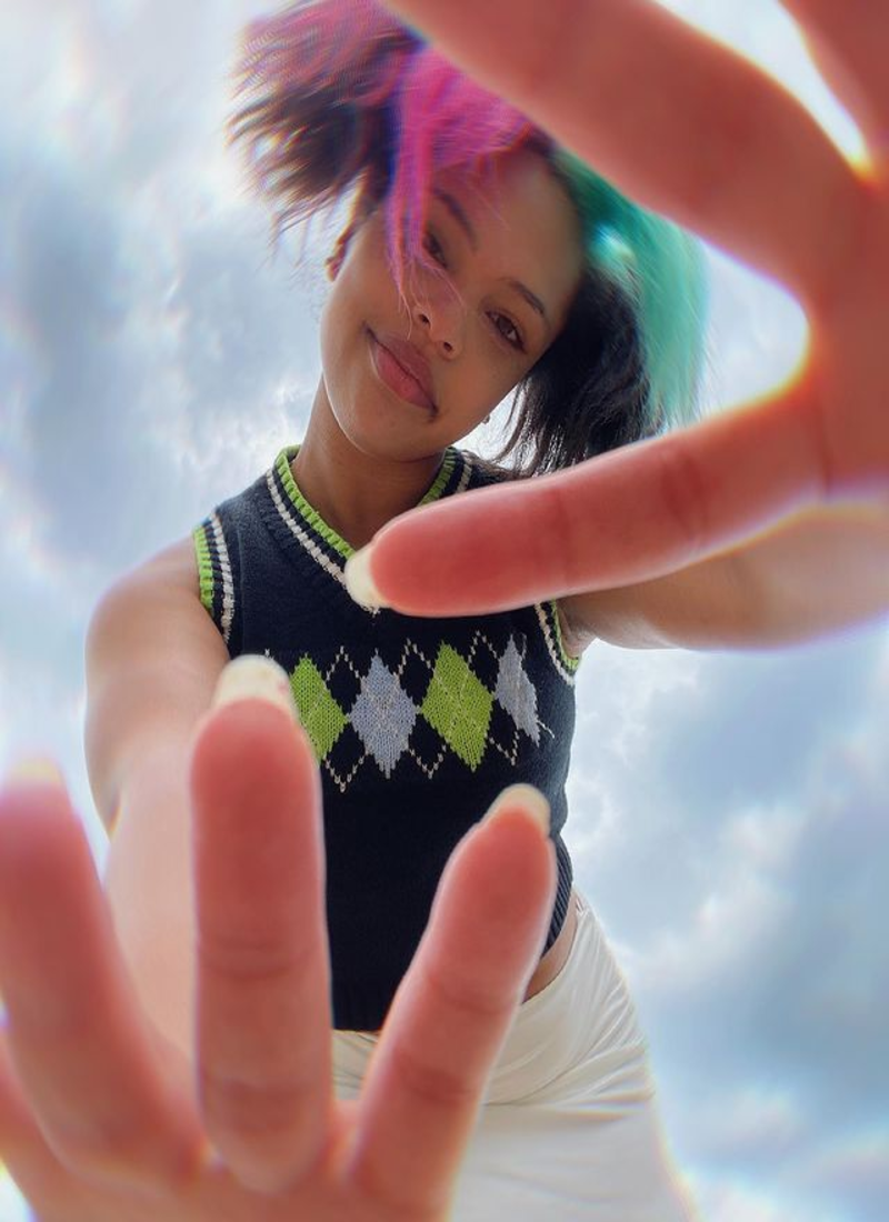 Come Pose With Me Come Pose With Me