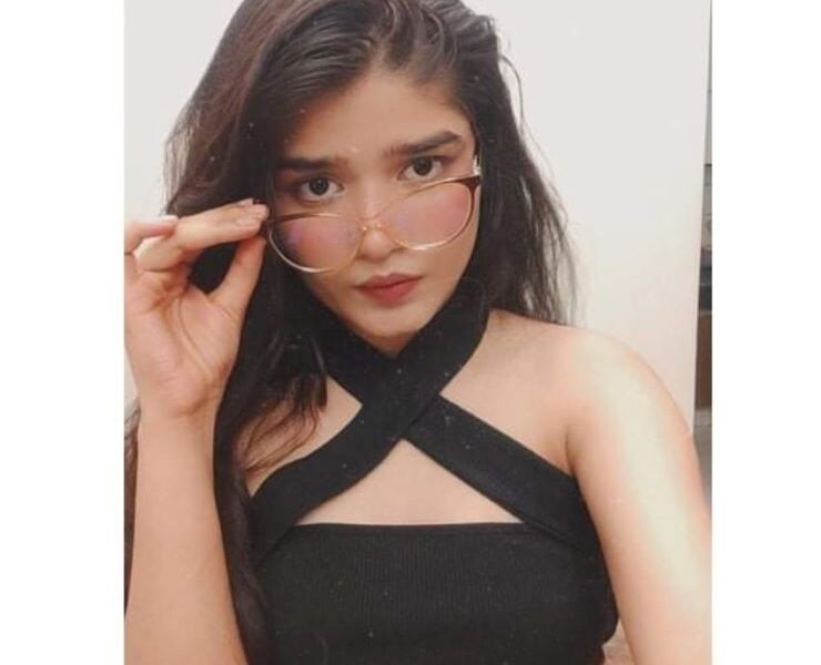 The Ultimate Black Top