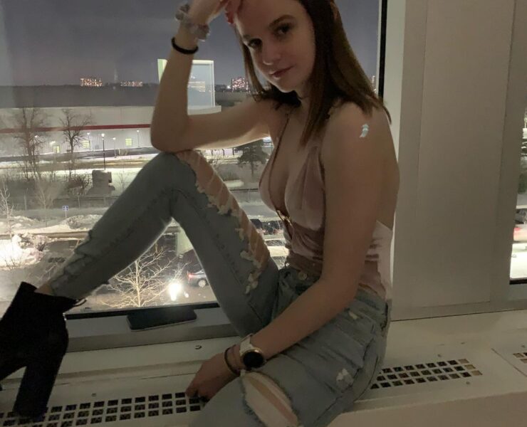 Chic Ripped Jeans