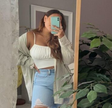 Style Those Ripped Jeans