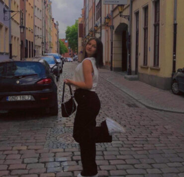 Here’s How To Wear Straight Pants Here’s How To Wear Straight Pants