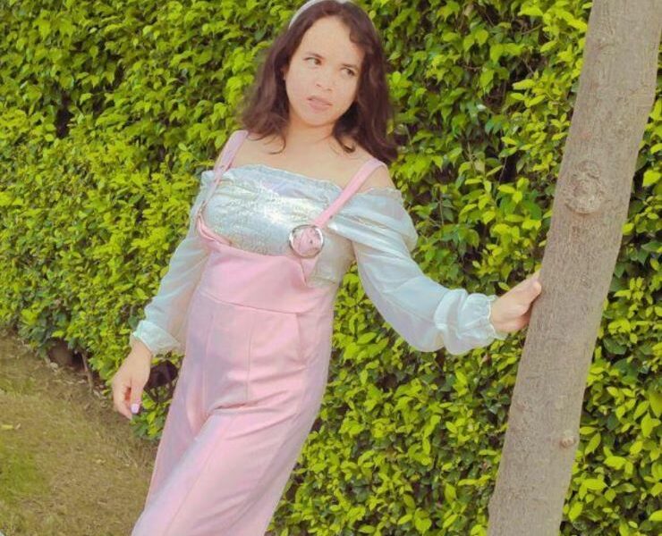 An Iridescent Pastel Look