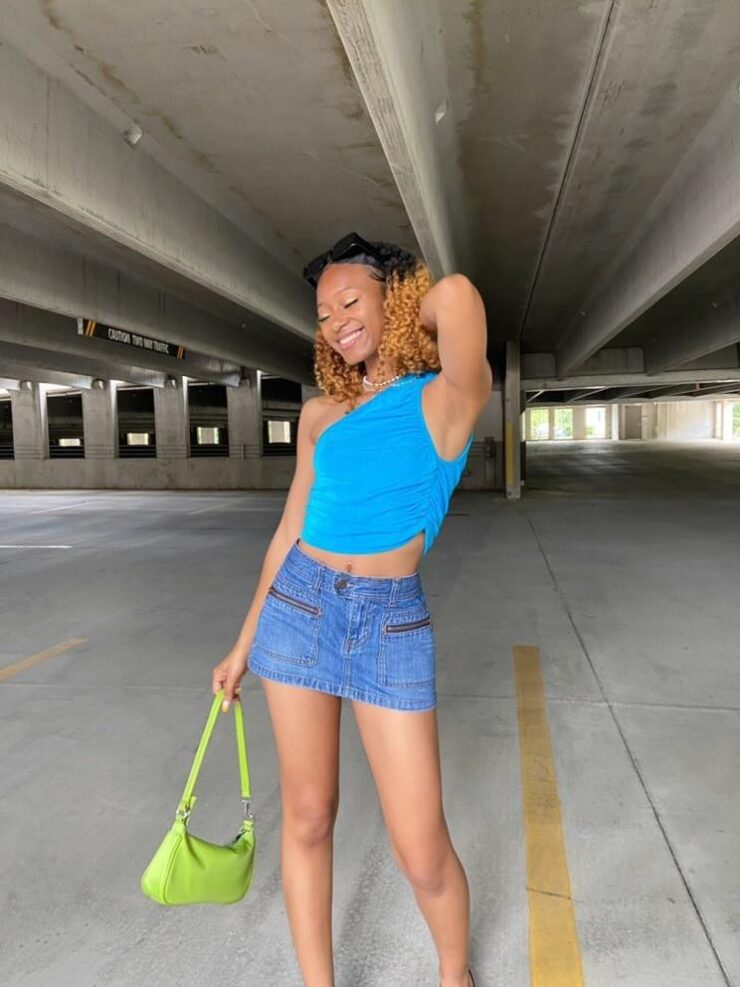 Crop Tops ‘n’ Smiles