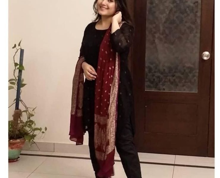 Javeria’s All Black Look