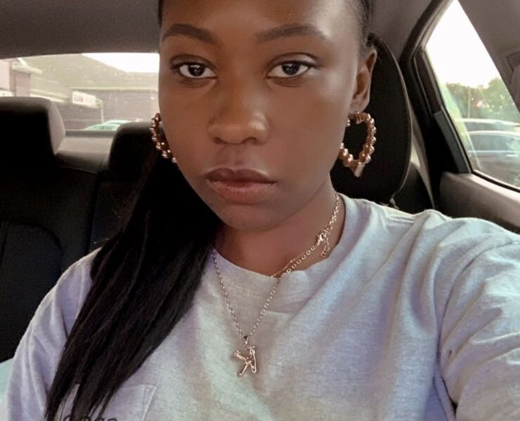 Vintage Tee And Some Gold Jewelry