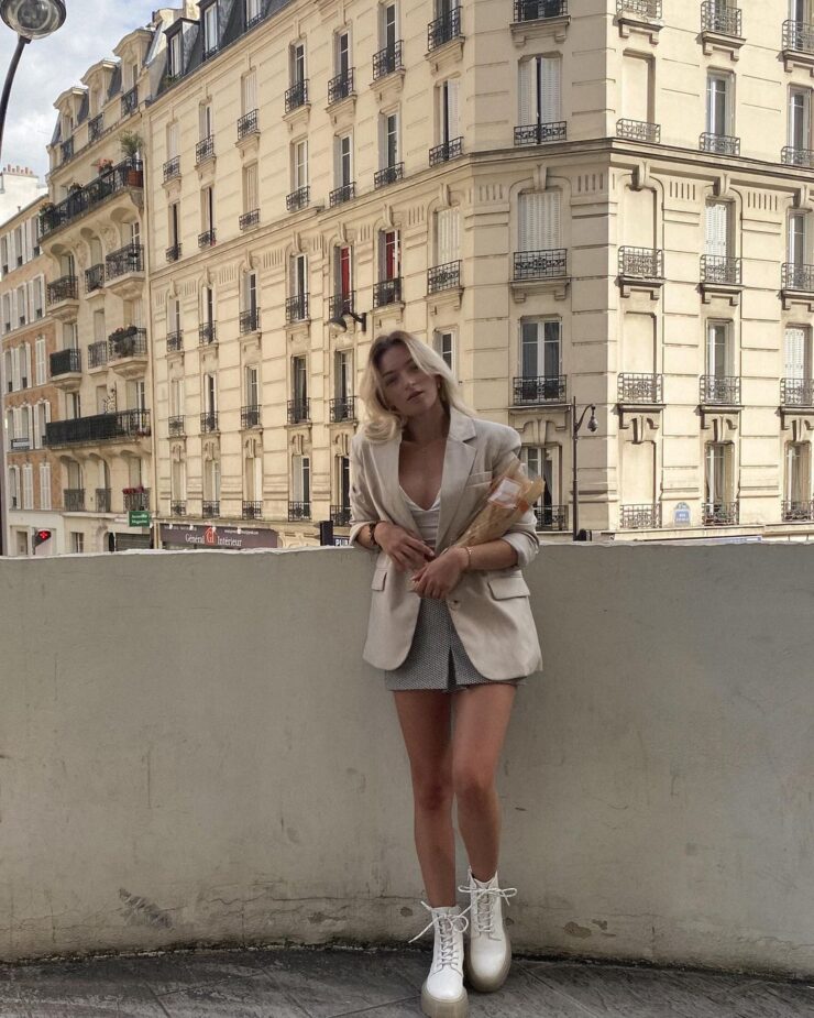 Soft Tones, Strong Look