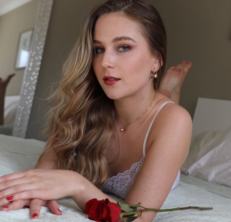 Looking To Do a Valentine’s Day Shoot? Here’s Some Inspo