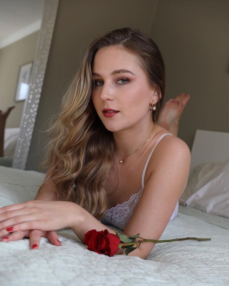 Looking To Do a Valentine’s Day Shoot? Here’s Some Inspo