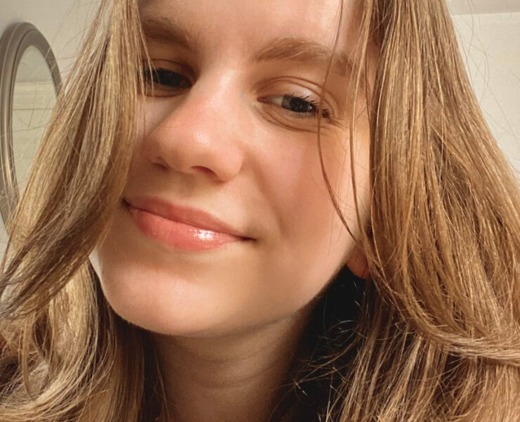 How To Get the Perfect 90s Blowout at Home Using the Revlon One-Step Volumizer Brush