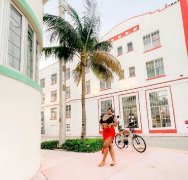 When in Miami… How I Match My Outfit With My Photo Background When in Miami… How I Match My Outfit With My Photo Background