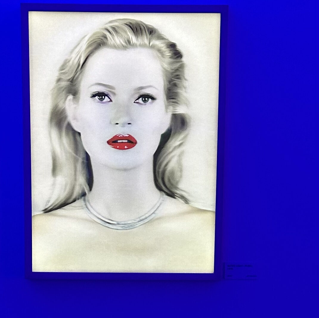 From Queen Elizabeth II to Kate Moss, These Holographic Portraits Are Everywhere – Including Your Wallet