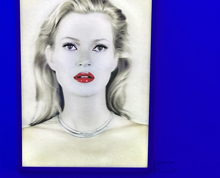 From Queen Elizabeth II to Kate Moss, These Holographic Portraits Are Everywhere – Including Your Wallet