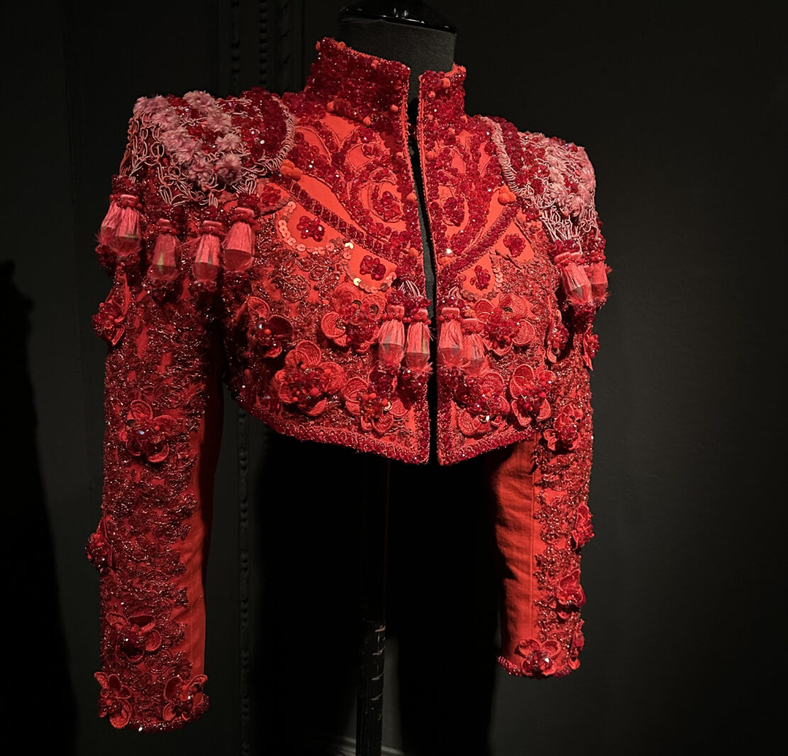 From Queen Letizia to Margot Robbie: Don’t Miss the Lorenzo Caprile Exhibition in Madrid From Queen Letizia to Margot Robbie: Don’t Miss the Lorenzo Caprile Exhibition in Madrid
