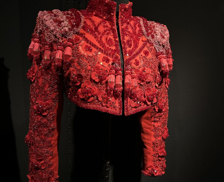 From Queen Letizia to Margot Robbie: Don’t Miss the Lorenzo Caprile Exhibition in Madrid